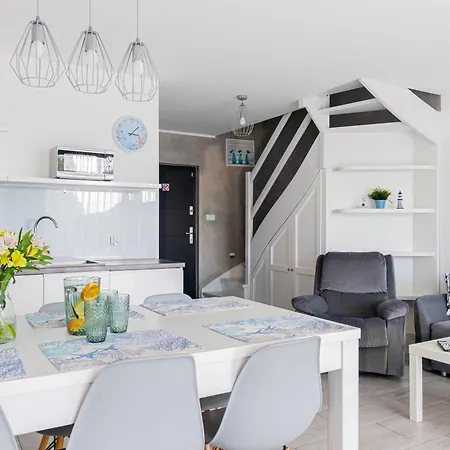 Barka - Apartamenty Premium Oraz Pokoje Blisko Plazy Karwia Exterior photo